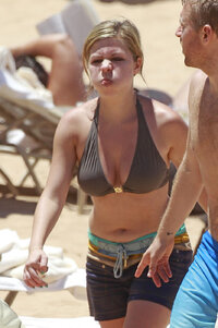 jennette mccurdy in bikini 05.jpg