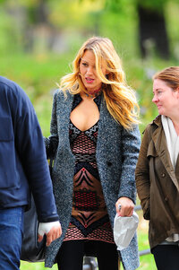 blake lively sul set 01.jpg