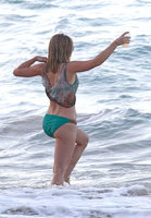 julianne hough in bikini  verde 32.jpg