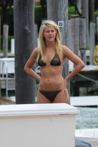 julianne hough in bikini nero 01.jpg