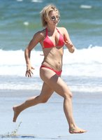 julianne hough in bikini rosso 23.jpg