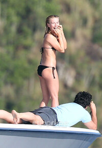 julianne hough in bikini nero 23.jpg
