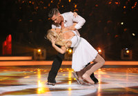 pamela anderson a dancing on ice 06.jpg