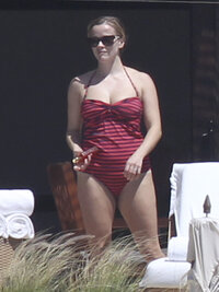 reese whiterspoon in bikini 04.jpg