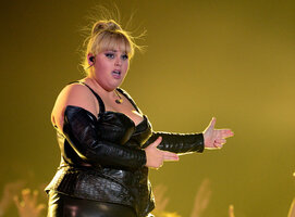 rebel wilson al mtv movie awards 12.jpg