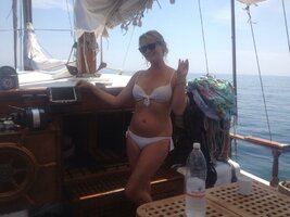 flavia vento in bikini 01.jpg