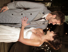 lizzy caplan al gala 03.jpg