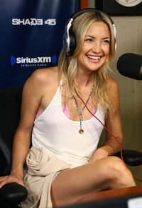 kate hudson in radio 03.jpg