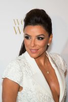 eva longoria al gala 07.jpg