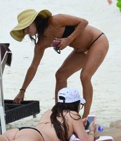 eva longoria in bikini 14.jpg