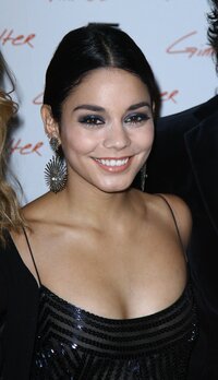 vanessa hudgens al grazia 12.jpg