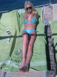 tara reid in bikini 02.jpg