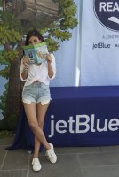victoria justice in shorts 02.jpg