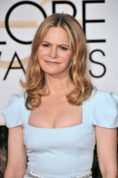 jennifer jason leigh al golden globes 04.jpg