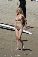 kate hudson in bikini 17.jpg
