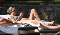 kate hudson in resort 05.jpg