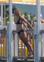 uma thurman in bikini 23.jpg