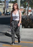 jennette mccurdy in street 02.jpg