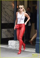 miley-cyrus-nip-slip-pics-after-mj-show-04.jpg