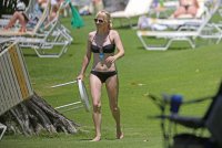 anna faris in bikini 03.jpg