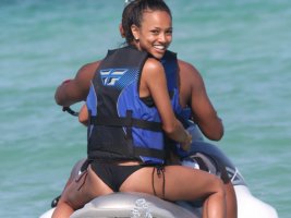 karrueche tran in bikini nero 15.jpg