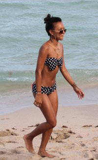 karrueche tran in bikini 09.jpg