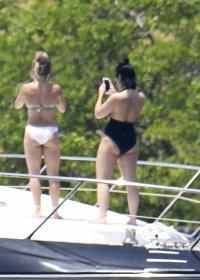 demi lovato in yacht 15.jpg