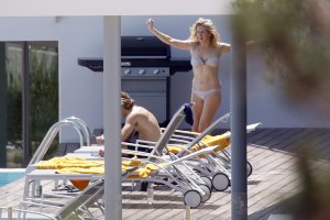 ellie goulding in bikini 13.jpg
