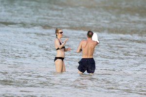 uma thurman al mare 04.jpg