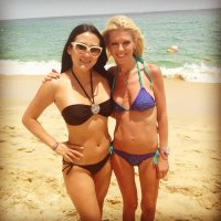 tara reid in bikini 04.jpg