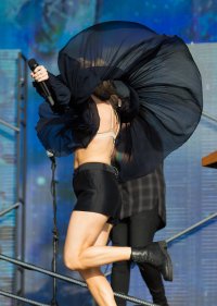 ellie goulding in  gig 06.jpg