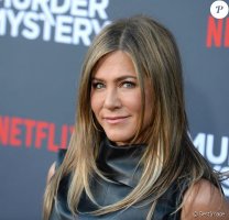 5017475-jennifer-aniston-a-la-soiree-murder-myst-624x600-1.jpg