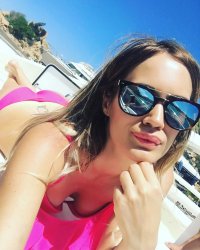 laura drzewicka in bikini 02.jpg