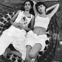 Alba Flores & Úrsula Corberó.png