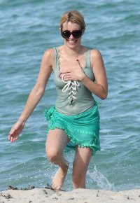 emma roberts in beach 15.jpg