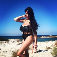 isabelle adriani in bikini 01.jpg