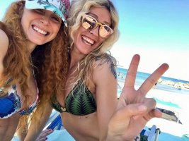 marina graziani in bikini 05.jpg