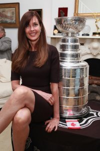 carol alt al stanley cup 01.jpg