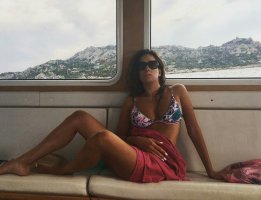 gessica notaro in bikini 01.jpg