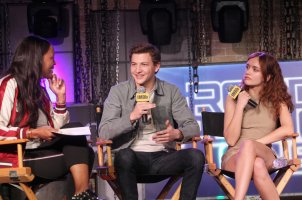 olivia cooke al talk 02.jpg