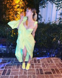 kaleycuoco_242575760_849179149303158_8893187064766505940_n.jpg