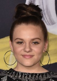 4 Maisy Stella 1.jpg