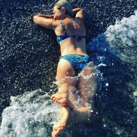 antonella elia in bikini 04.jpg