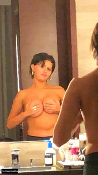 Selena-Gomez-nude-sexy-1-thefappeningblog.com_.jpg