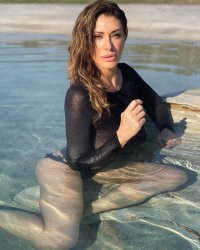 sabrinasalernofficial_271965629_1124684038351077_1462488915057206205_n.jpg