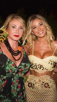 Diletta con la mamma.jpg