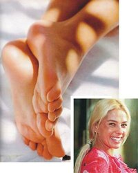 Adriane-Galisteu-Feet-158583.jpg