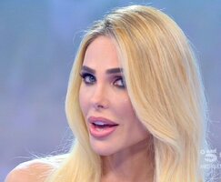 Ilary Blasi (11).jpg