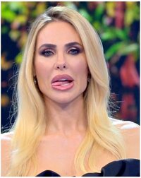 Ilary Blasi (15).jpg