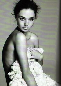 Miranda-Kerr-Topless-3D-12.jpeg